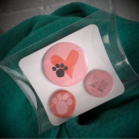 Metal Button Pins - Picture 2 of 2